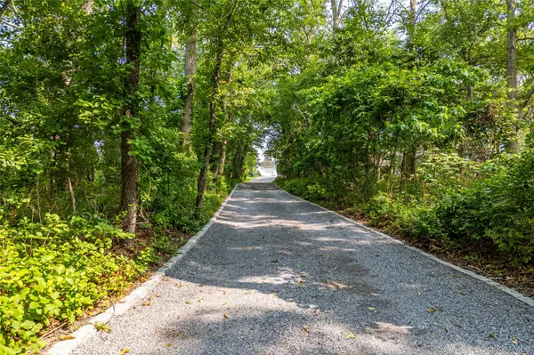 Laurel, NY 11948,4510 Peconic Bay BLVD