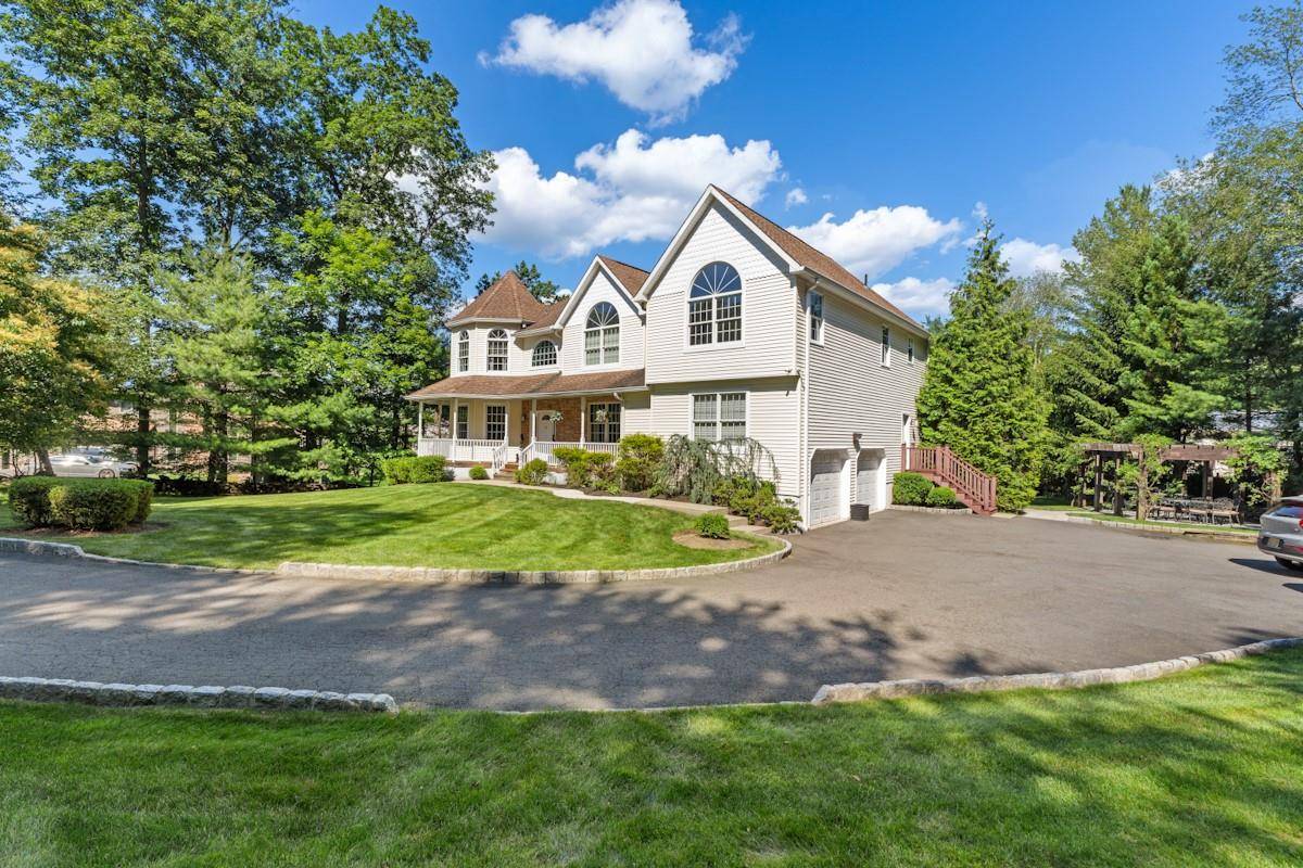 9 Ronwood RD, Spring Valley, NY 10977