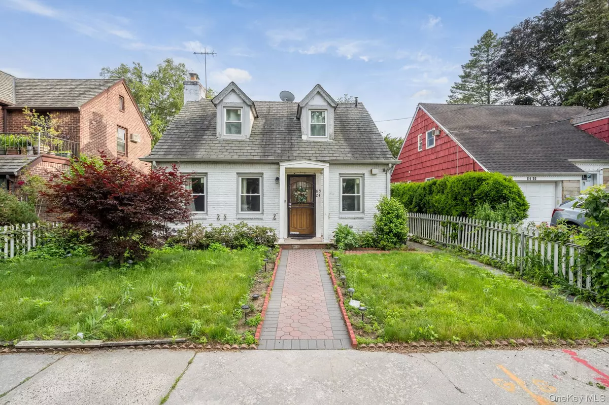 Jamaica Estates, NY 11432,85-24 Eton ST