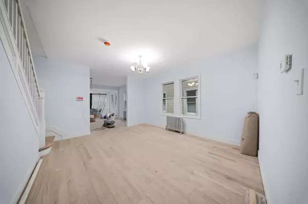 Saint Albans, NY 11412,190-27 118th RD