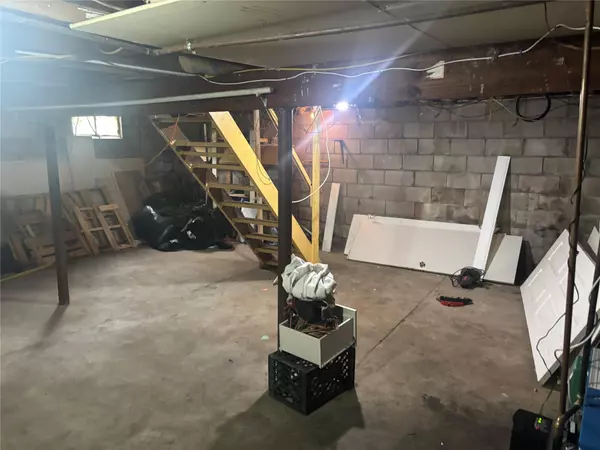 Shirley, NY 11967,476 Revilo AVE