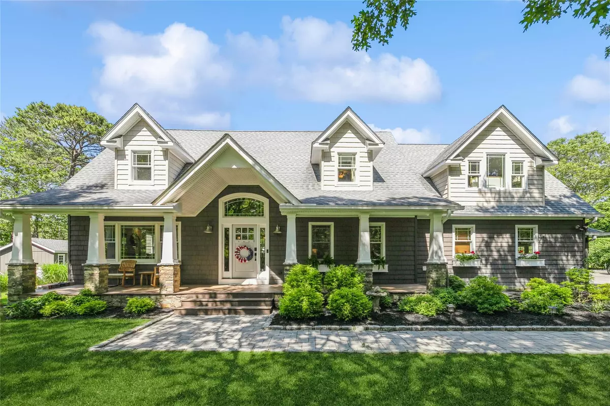 Hampton Bays, NY 11946,5 Hildreth RD