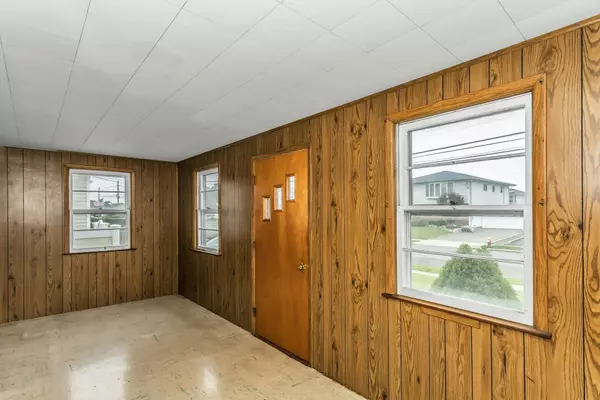 Massapequa, NY 11758,274 N Michigan AVE