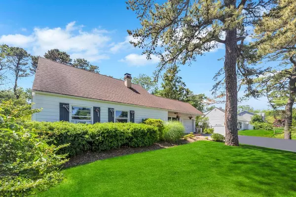 Medford, NY 11763,30 Redpine DR