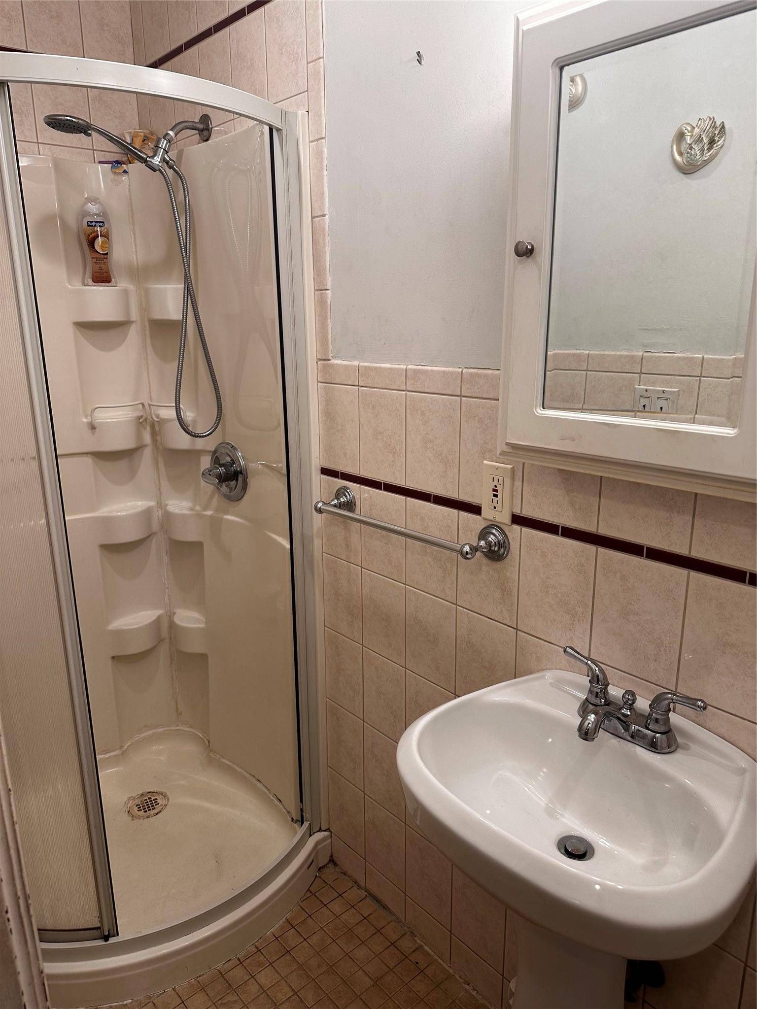 Brooklyn, NY 11207,569 Warwick ST