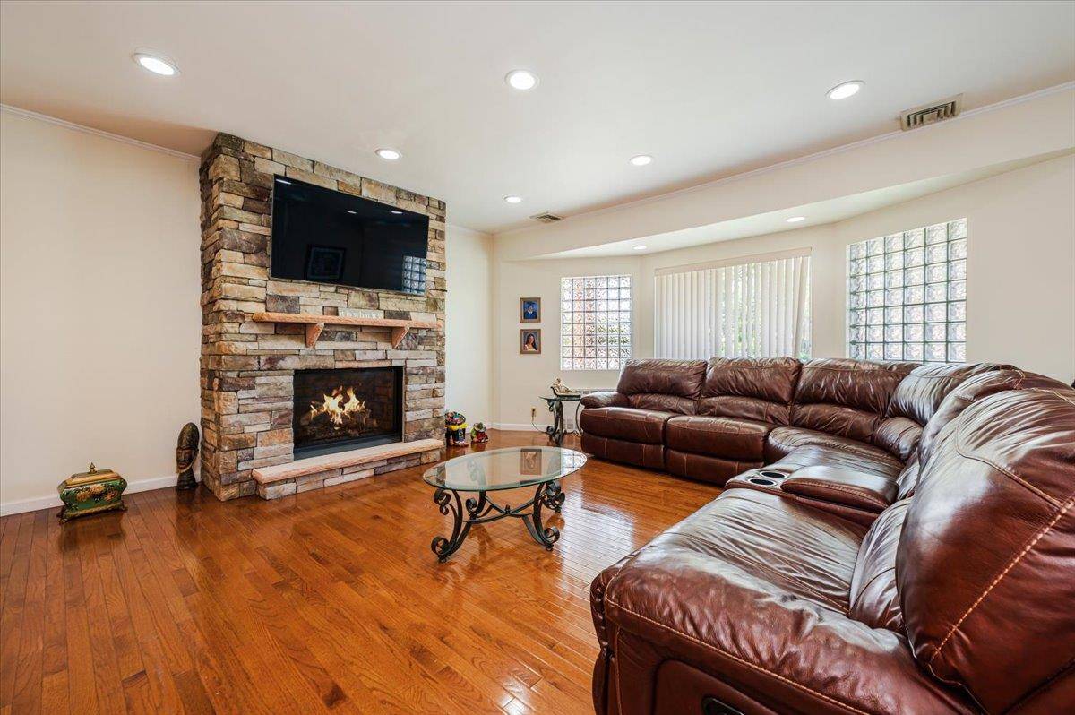Oceanside, NY 11572,3478 Woodward ST