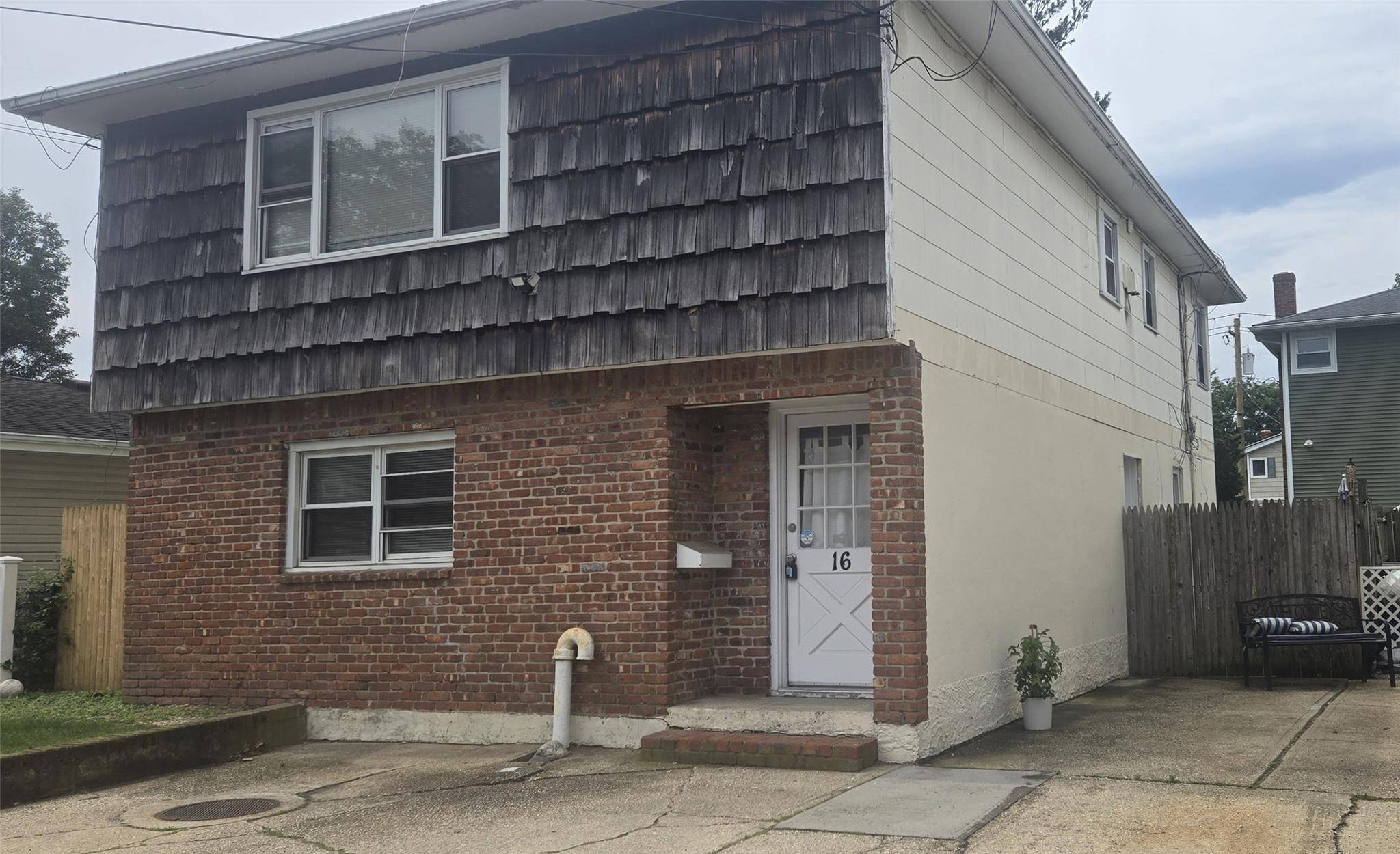 Bayville, NY 11709,16 August AVE