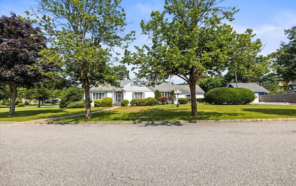 Brightwaters, NY 11718,2 Johnson DR