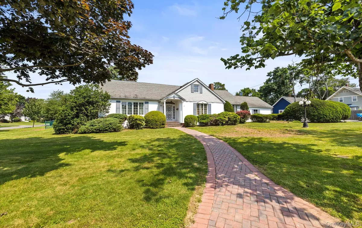 Brightwaters, NY 11718,2 Johnson DR