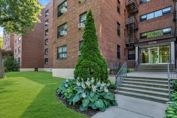 212-04 75th AVE #4J, Bayside, NY 11364