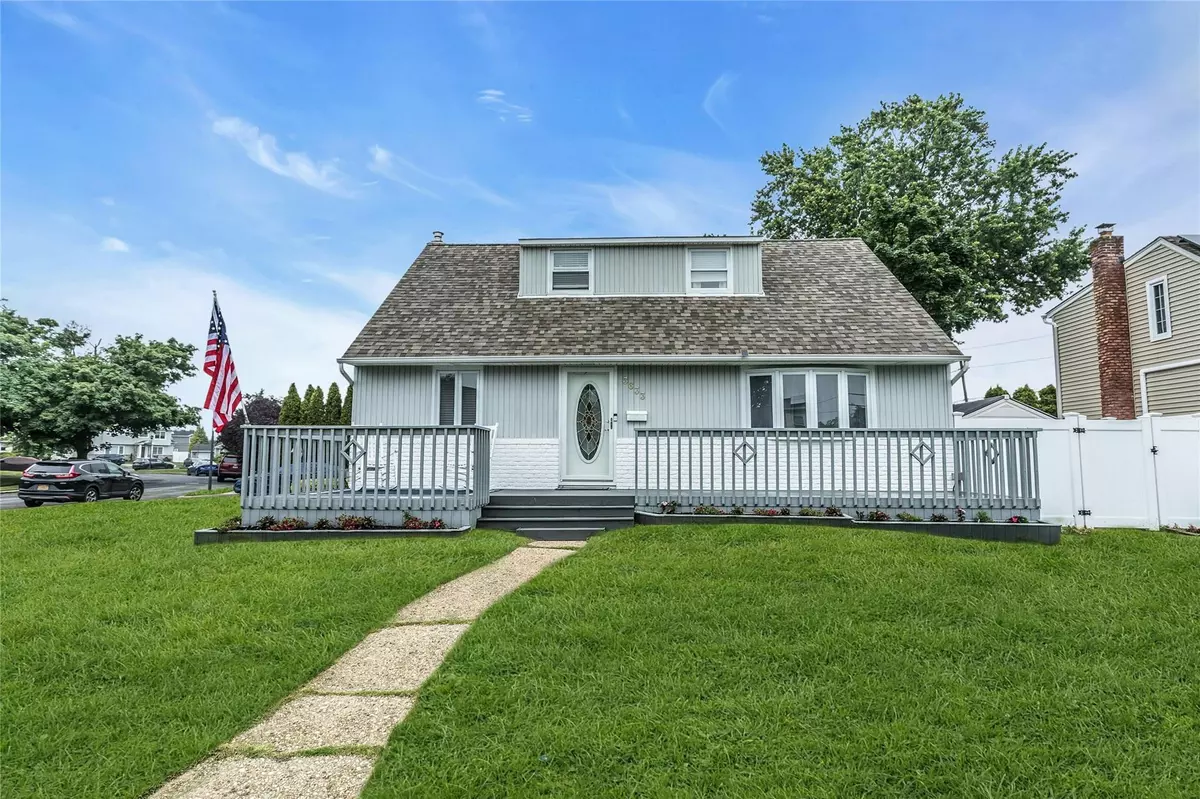 Wantagh, NY 11793,3633 Summer DR