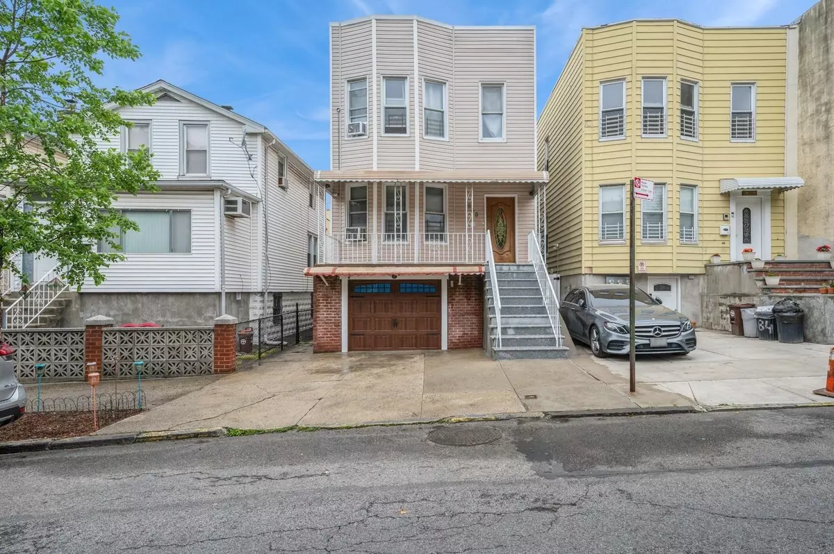 Bronx, NY 10462,845 Kinsella ST