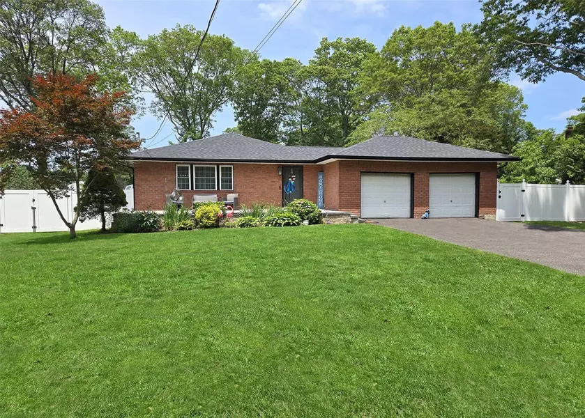341 Thrift ST, Ronkonkoma, NY 11779