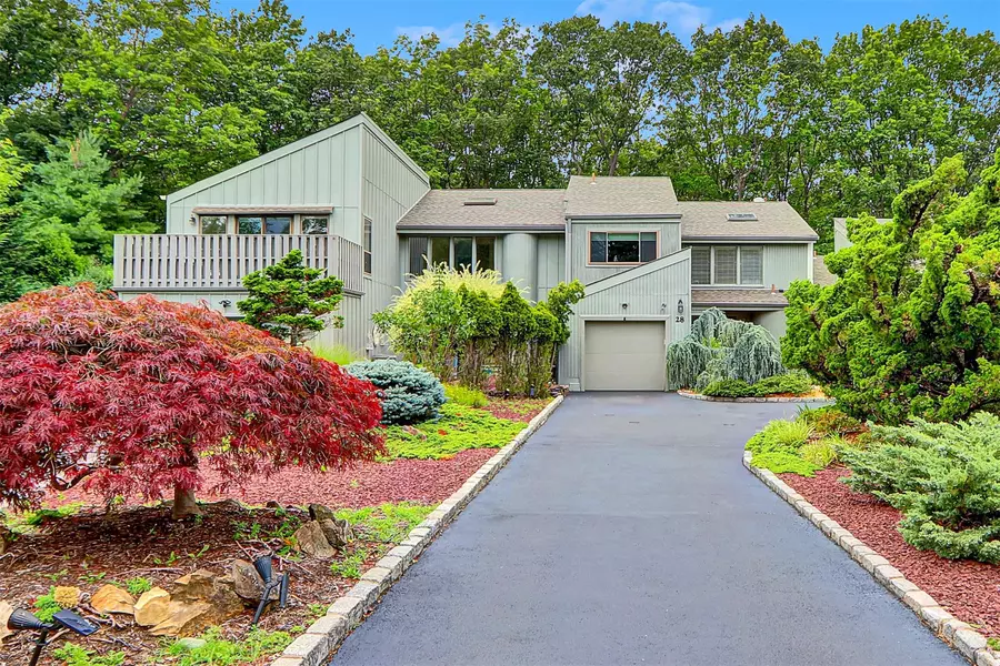 28 Timberline CIR, Port Jefferson Village, NY 11777