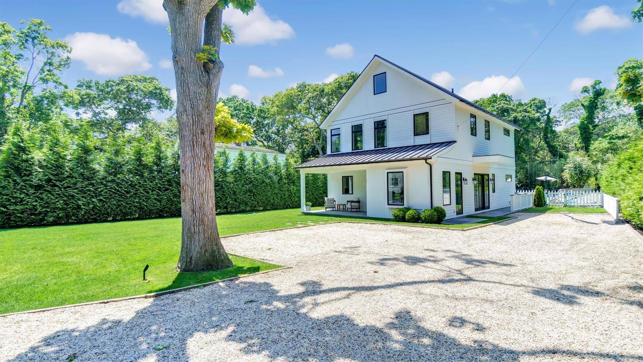 Hampton Bays, NY 11946,37 Wakeman RD