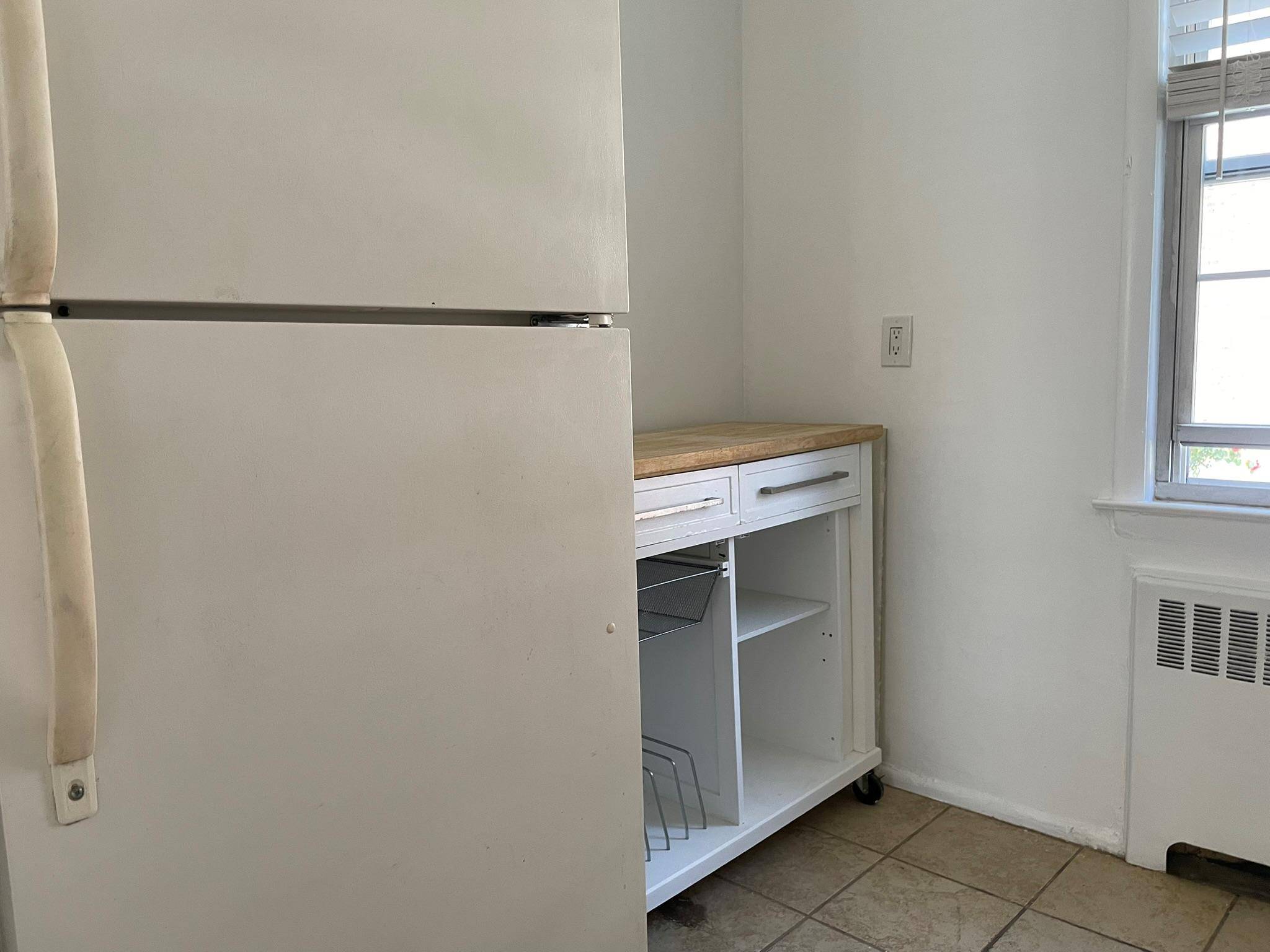 Hartsdale, NY 10530,180 Pinewood DR #11