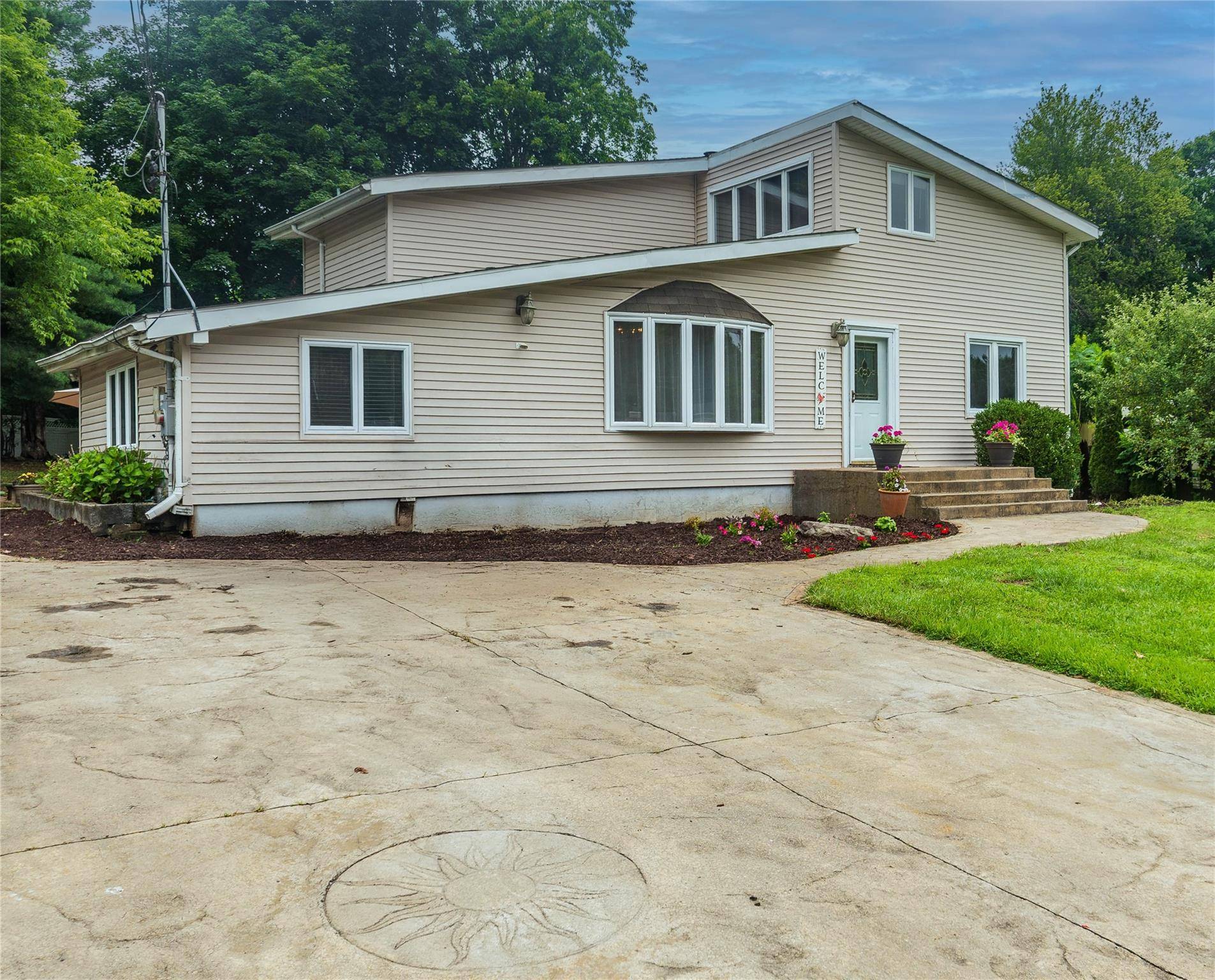 Newburgh, NY 12550,5 Laurie LN