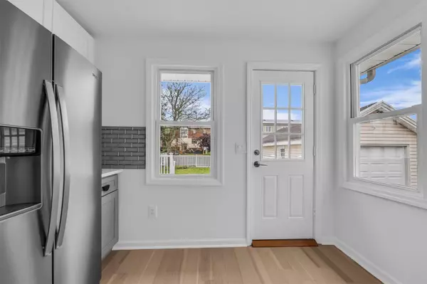 Baldwin, NY 11510,3327 Parkway drive