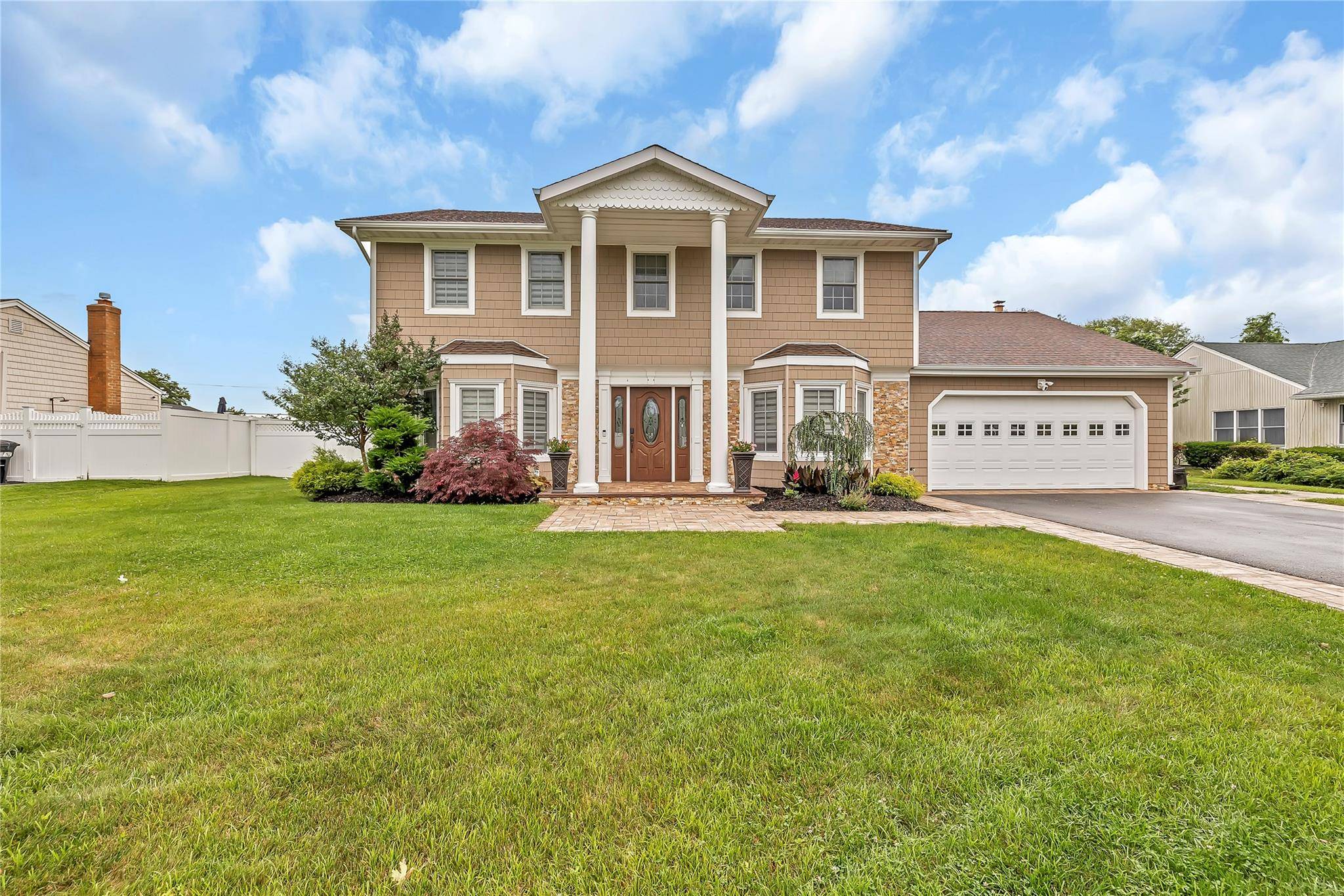 133 Pace DR, West Islip, NY 11795