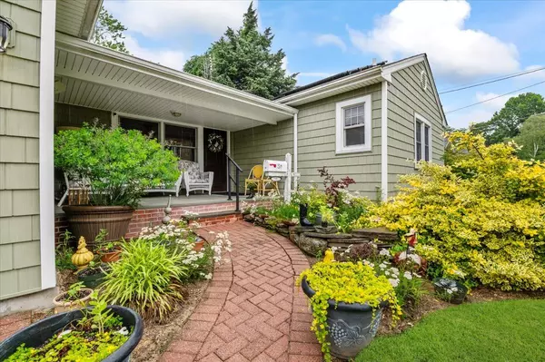Amityville, NY 11701,50 Towne ST