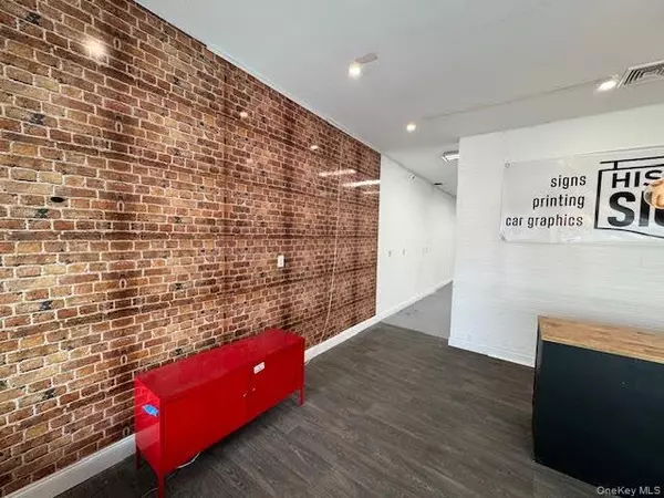 New Windsor, NY 12553,2424 State Route 32 #101