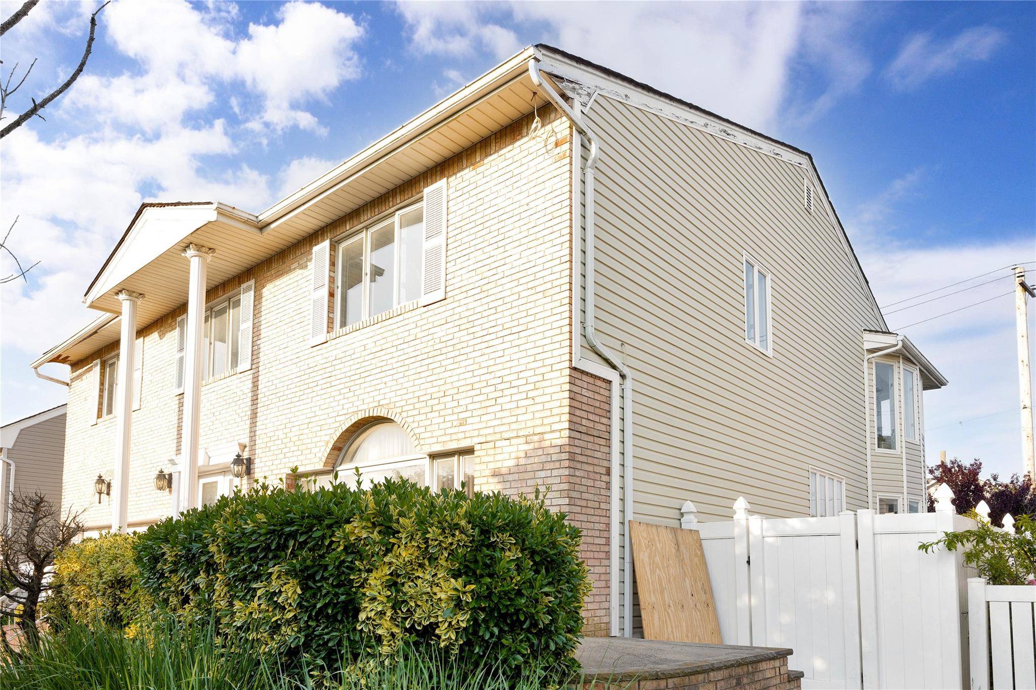 Atlantic Beach, NY 11509,88 Mark LN