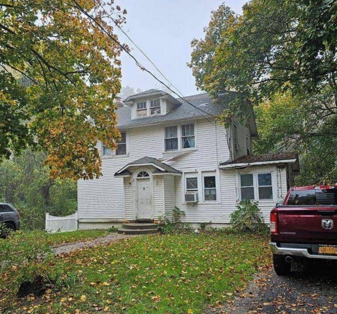 Lake Ronkonkoma, NY 11779,21 Old Portion RD