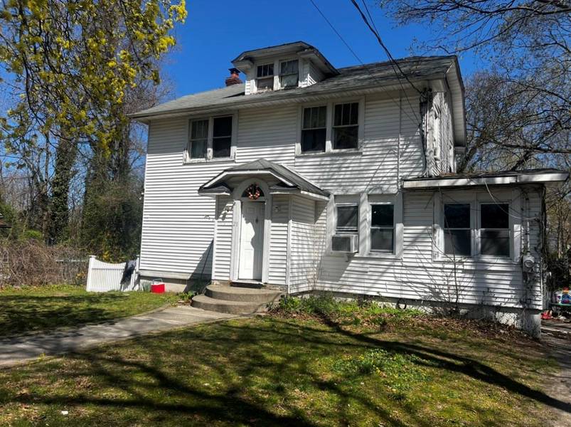 21 Old Portion RD, Lake Ronkonkoma, NY 11779