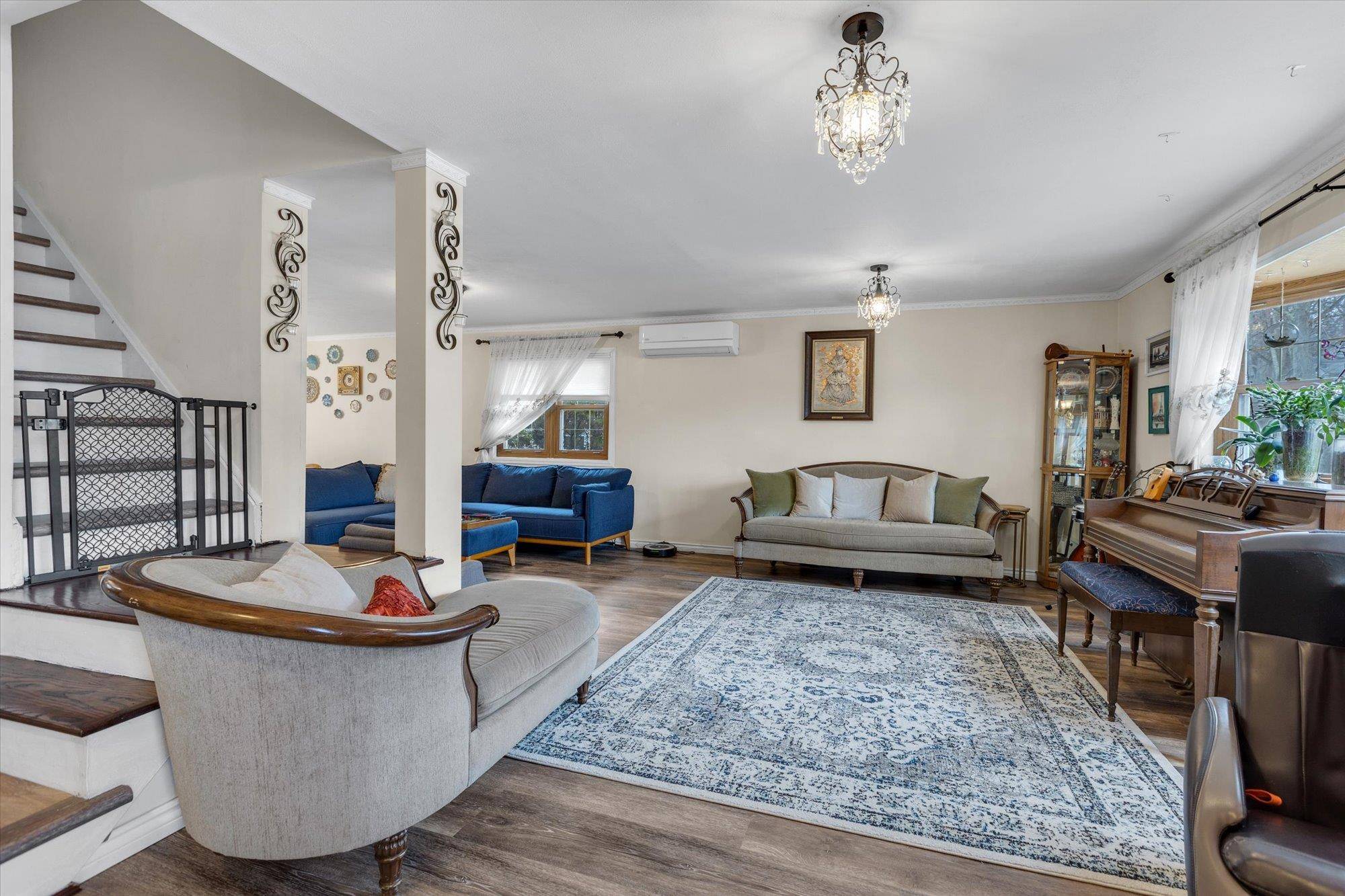 Kings Park, NY 11754,63 Ravenwood DR