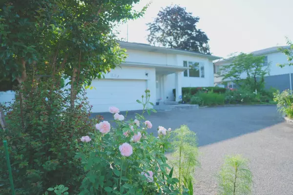 Jericho, NY 11753,23 Clinton LN