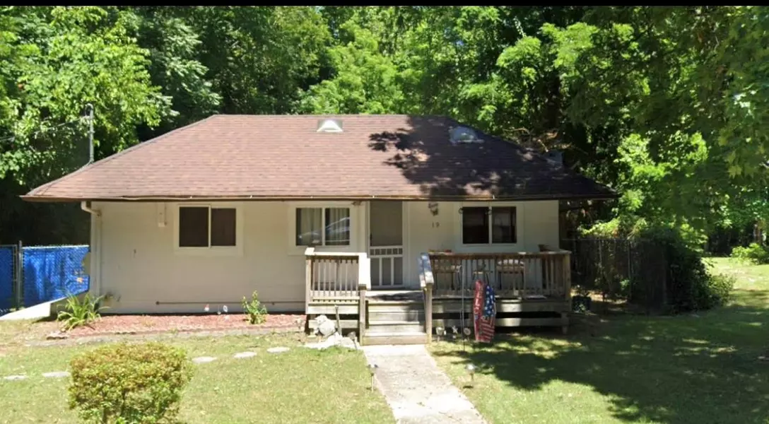 19 Old Portion RD, Lake Ronkonkoma, NY 11779