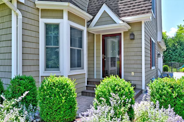 East Moriches, NY 11940,4 Briana CT