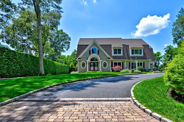 East Moriches, NY 11940,4 Briana CT