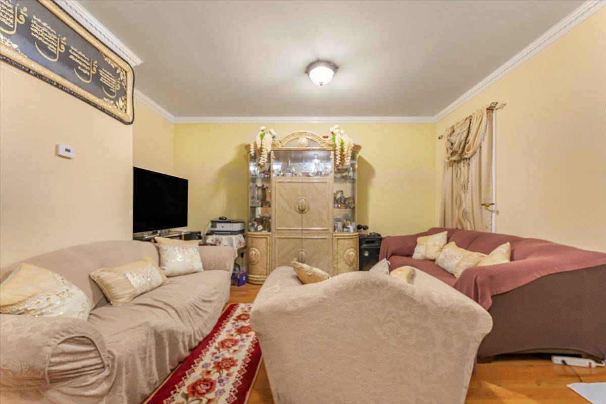Bronx, NY 10470,4579 Furman AVE