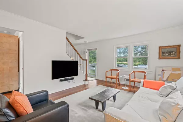 Locust Valley, NY 11560,42 Valley AVE