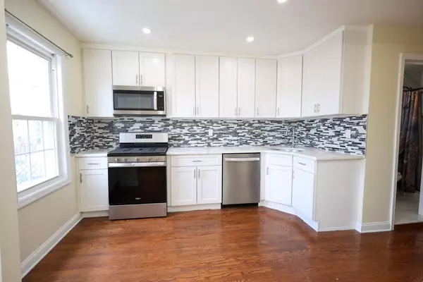 Ozone Park, NY 11417,10416 Rosita RD