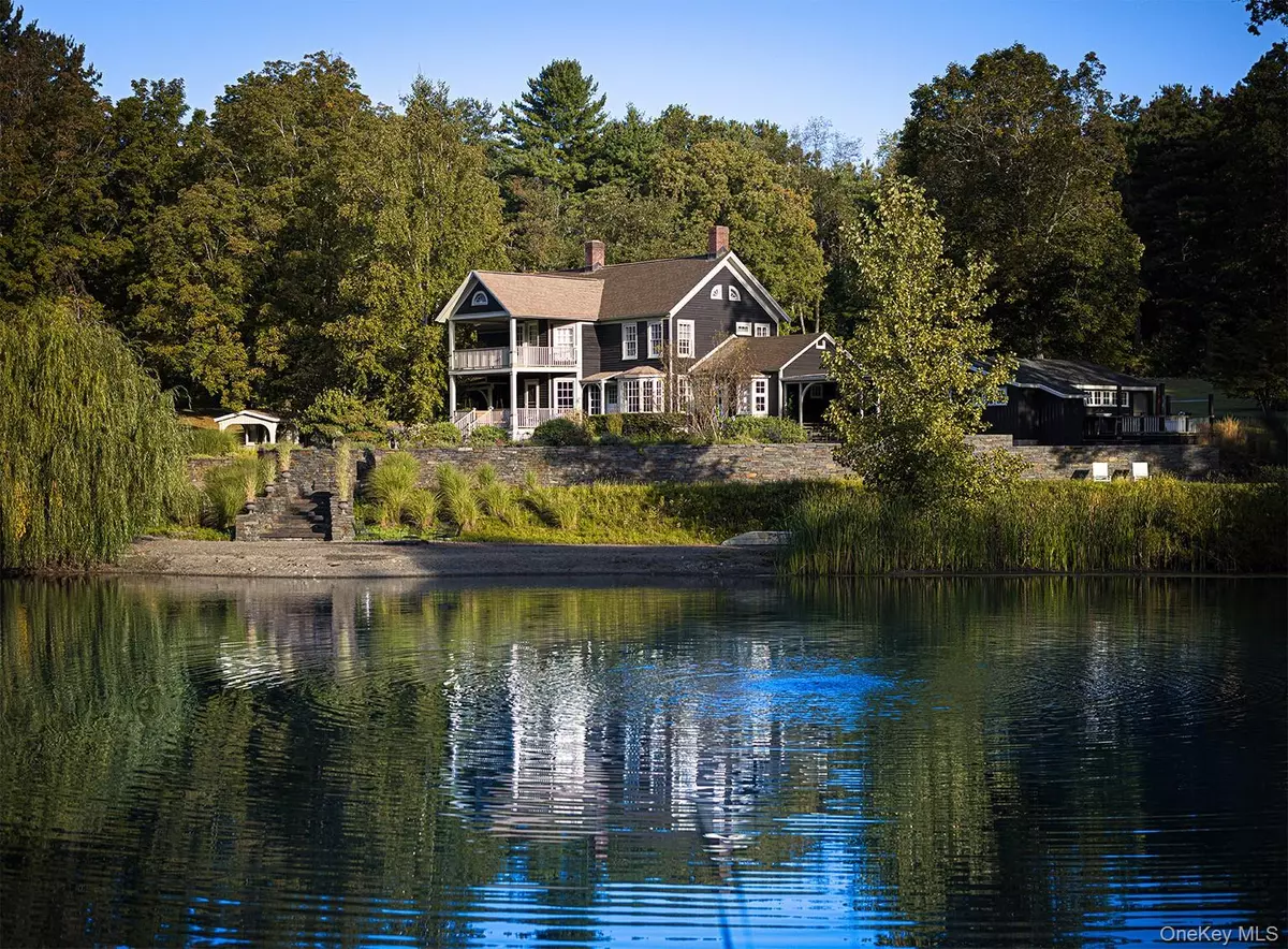 Claverack, NY 12513,88 Mac Brown RD