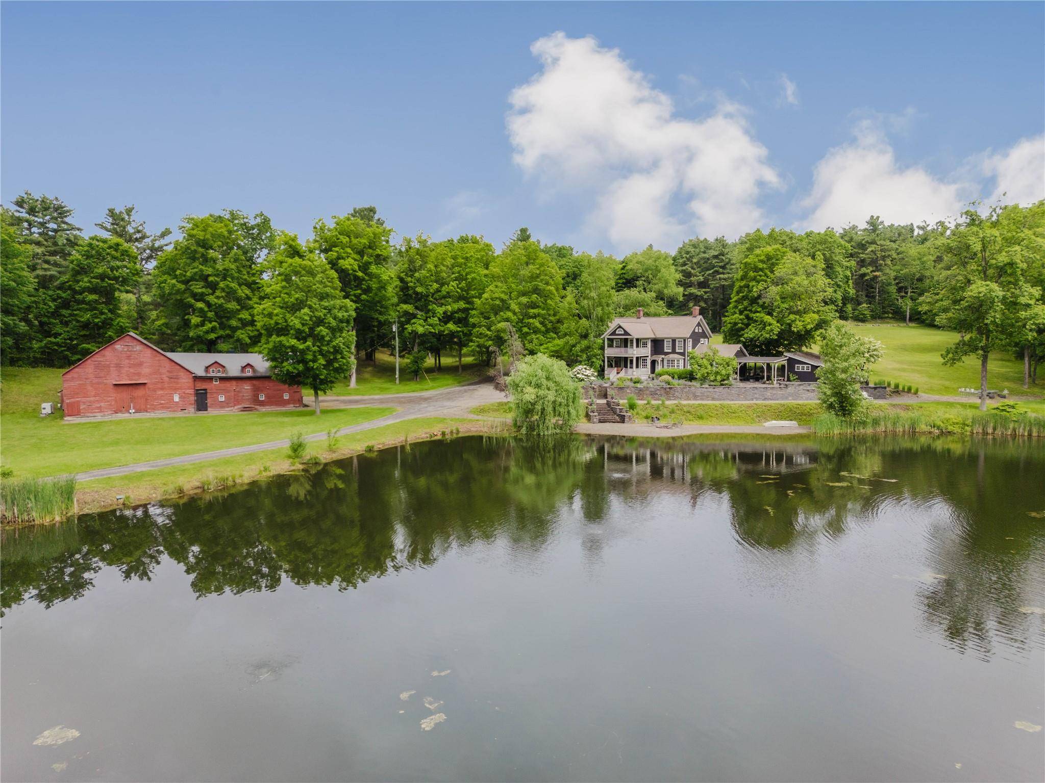 Claverack, NY 12513,88 Mac Brown RD