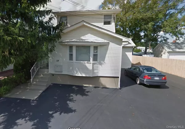27 Willoughby PL #2, West Islip, NY 11795