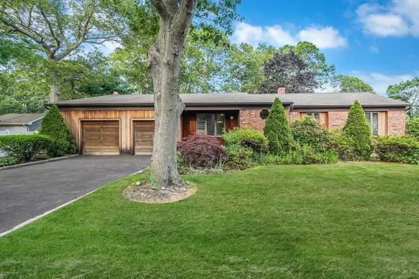 Ronkonkoma, NY 11738,67 Warren AVE