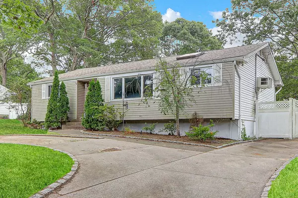 Centereach, NY 11720,172 Horseblock RD