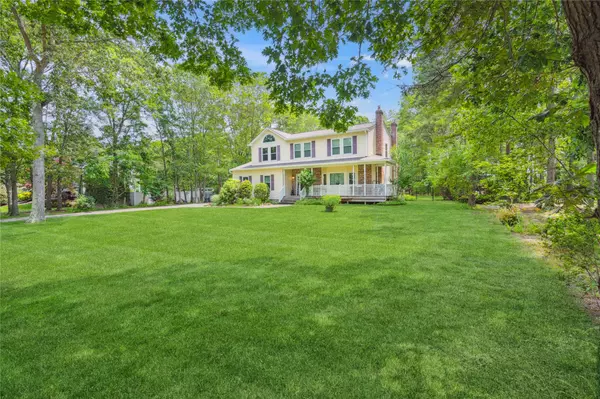 Holtsville, NY 11742,44 Jamaica AVE