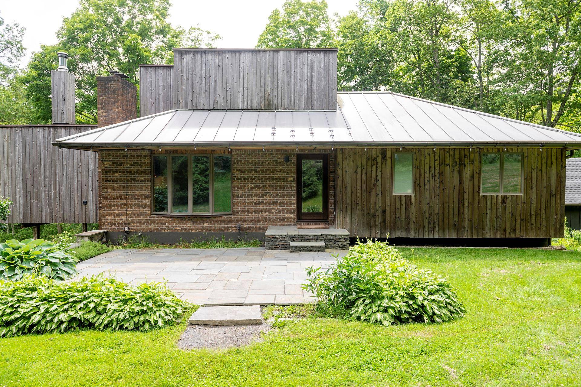 699 Tower Hill RD, Millbrook, NY 12545