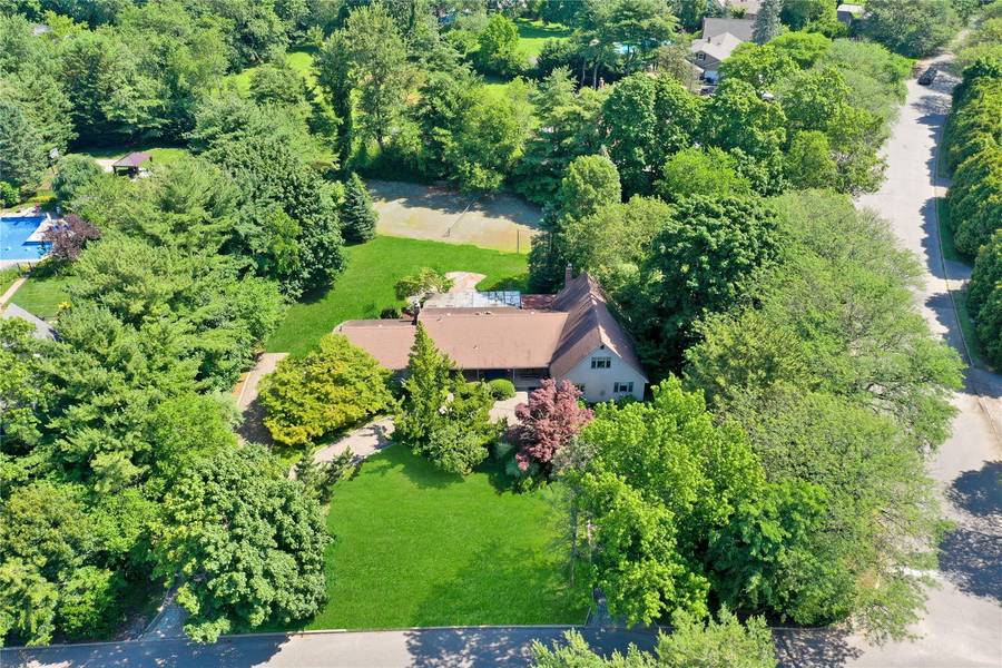 53 Steers AVE, Northport, NY 11768