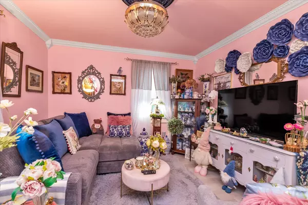 Lindenhurst, NY 11757,634 S 4th ST