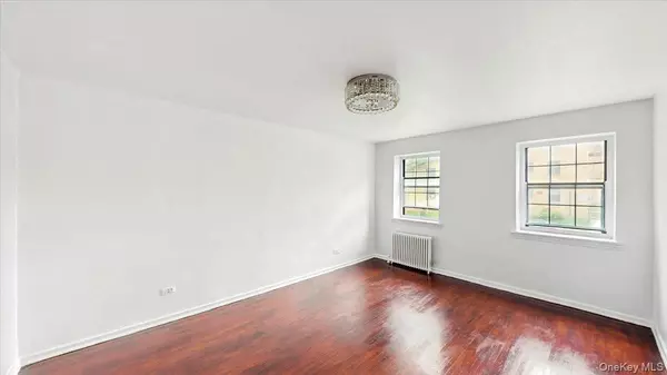 Kew Garden Hills, NY 11367,144-37 79th ave #1R