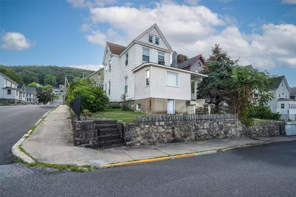 Highland Falls, NY 10928,61 Church ST
