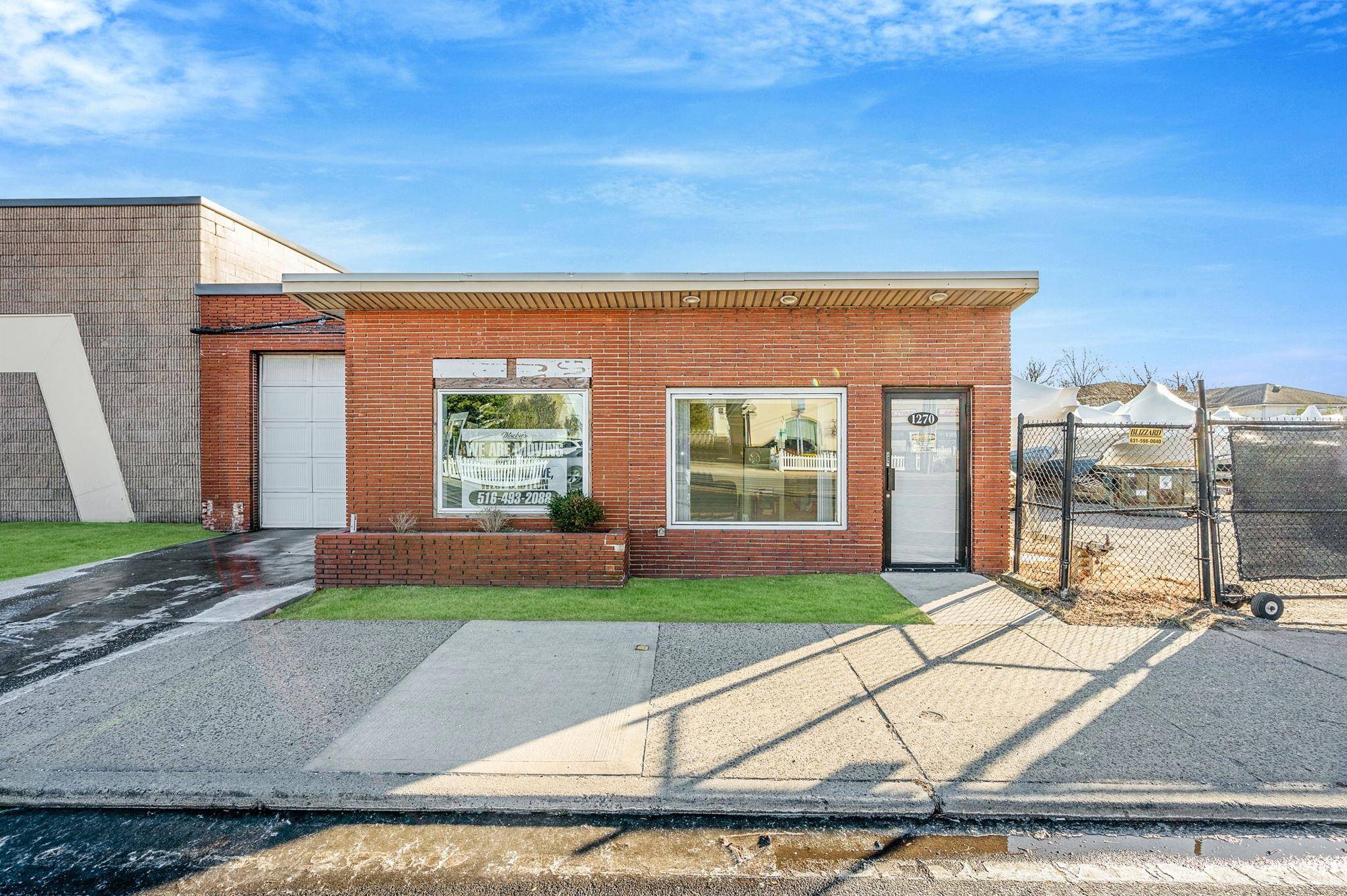 1272 Montauk HWY #C, Copiague, NY 11726
