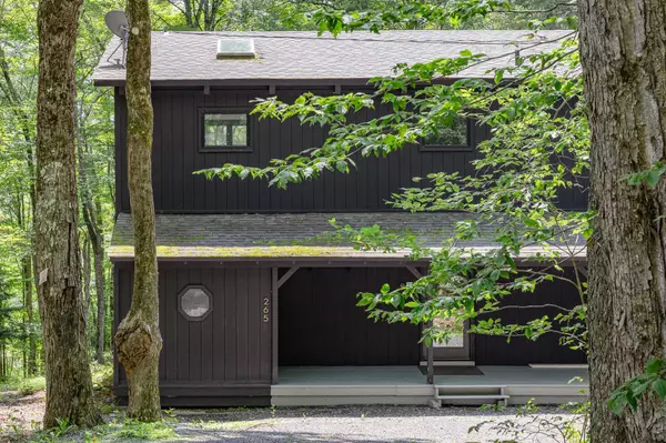 265 Tangora CIR, Fleischmanns, NY 12441