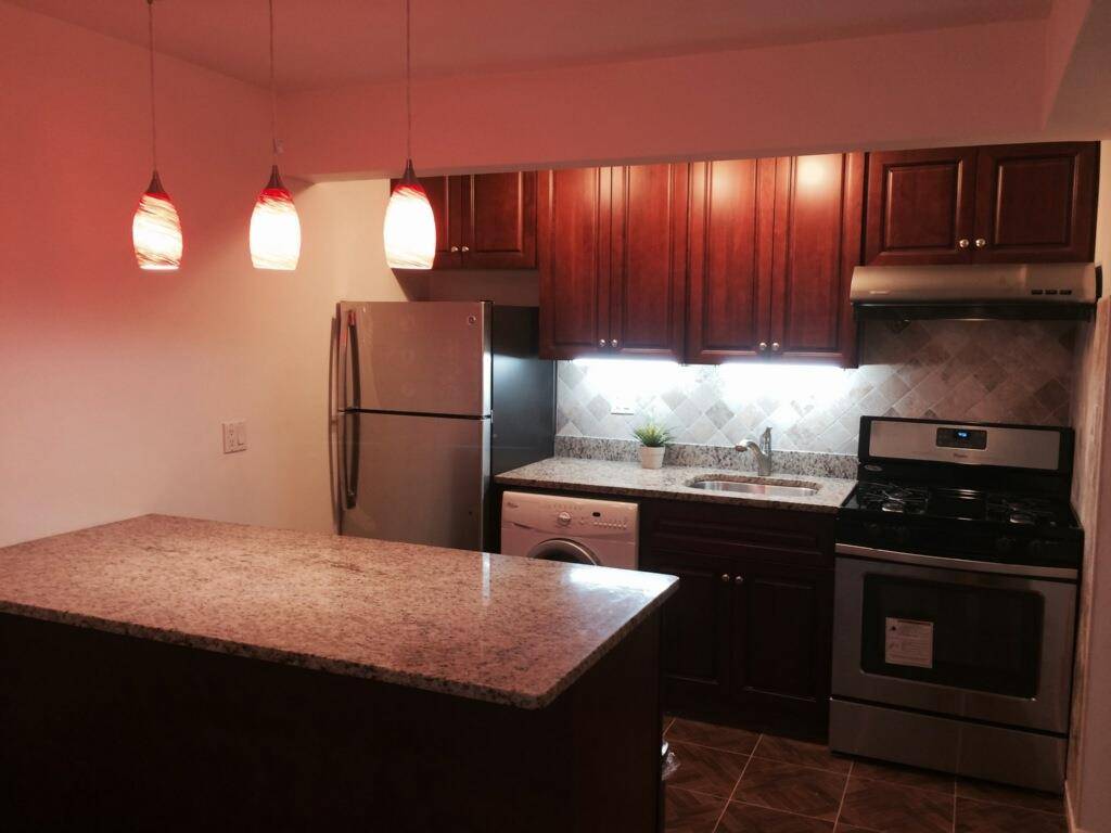 Forest Hills, NY 11375,102-25 67 RD #5D